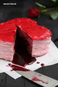 Blutender Herz Kuchen Bleeding heart Cake #halloween #blut #herz #kuchen