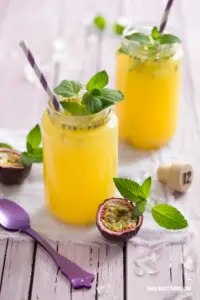 Maracujasirup selber machen rezept mit Maracuja Cocktail