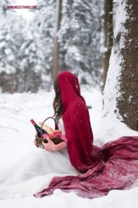 Rotkäppchen Shooting Märchen Fotoshooting im Schnee