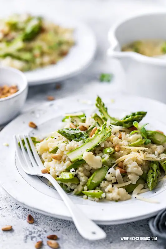 Blumenkohl Risotto Cauliflower Rice Blumisotto Low Carb Rezept grüner Spargel Risotto Blumenkohlrisotto #blumenkohl #risotto #blumenkohlrisotto #cauliflowerrice #blumisotto #spargel #abnehmen #cauliflower #asparagus #lowcarb #keto #ketodiet #cleaneating