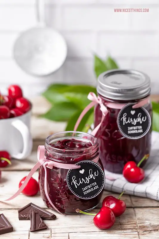 Kirschmarmelade mit Schokolade Rezept Kirschmarmelade Rezept Schoko Kirsch Marmelade Kirschen #kirschmarmelade #kirschen #diamantzucker #gelierzucker #selbstgemacht #konfitüre #cherryjam #schokolade #marmeladenrezepte