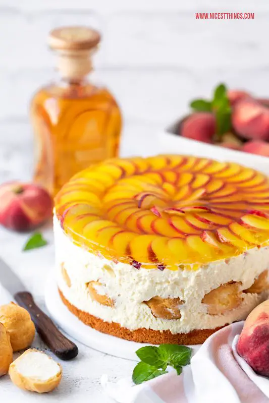 Windbeutel Torte Rezept Windbeuteltorte mit Weinbergpfirsich Pfirsich Pfirsichkuchen #windbeutel #torte #windbeuteltorte #pfirsich #weinbergpfirsich #tortenrezepte #sommertorte #pfirsichtorte