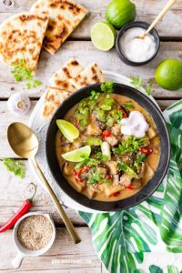 Veganes Curry Rezept Auberginen Curry mit Naan Brot #vegan #curry #veganescurry #veganerezepte #auberginencurry #auberginen #naan #naanbrot #indisch