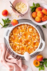 Clafoutis mit Aprikosen und Mandeln Rezept #aprikosen #clafoutis#französischerezepte #AprikosenausFrankreich #TasteFrance #FruitsfromFrance #mandeln #aprikosenrezepte #aprikosenkuchen