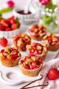 French Toast Muffins mit Erdbeeren und Hagebutte Hiffenmark von Maintal Rezept zum Frühlingsbrunch Brunch Frühling #frenchtoast #muffins #erdbeeren #erdbeermuffins #hagebutte #hiffenmark #maintal #brunch #fruehlingsbrunch #osterbrunch