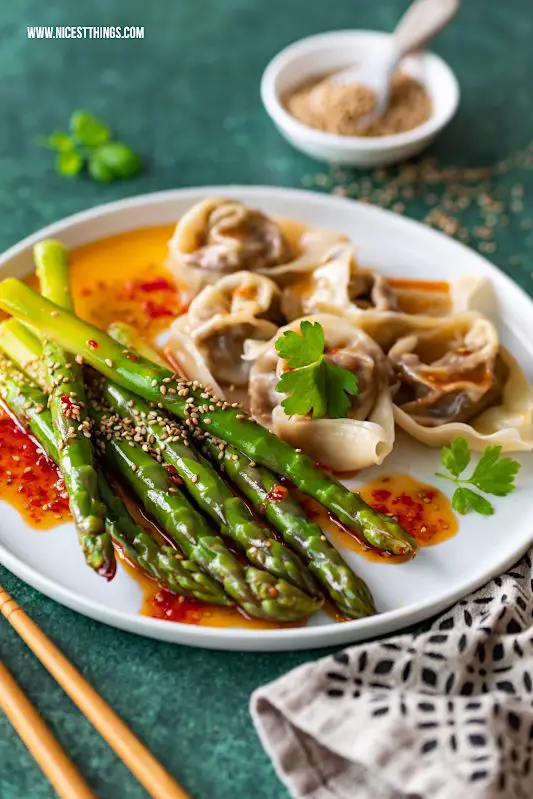 Vegetarische Wan Tan vegane Wan Tan Rezept mit grünem Spargel und Chili Sauce #wantan #vegan #vegetarisch #spargel #gruenerspargel