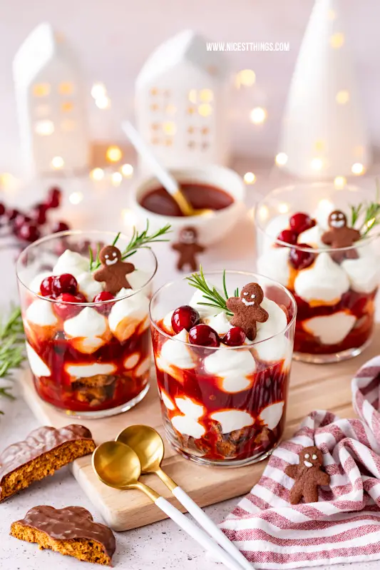 Lebkuchen Dessert im Glas Rezept mit Cranberries, Maintal Hiffenmark und Mascarpone Gingerbread Nachtisch Weihnachten #lebkuchen #lebkuchendessert #gingerbread #dessertimglas #maintal #hiffenmark #hagebuttenkonfituere #weihnachten #weihnachtsdessert