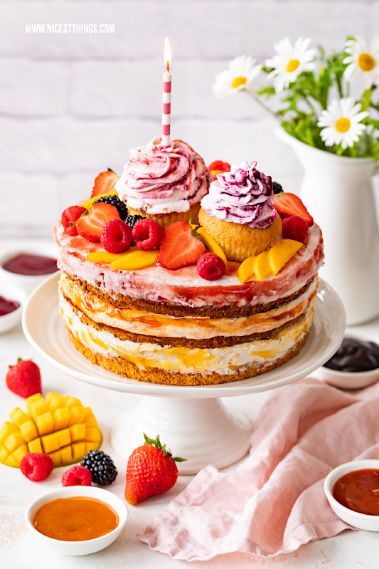 Naked Cake Torte Rezept mit Cupcakes und fuenf Konfitueren von Maintal #nakedcake #maintal #konfituere